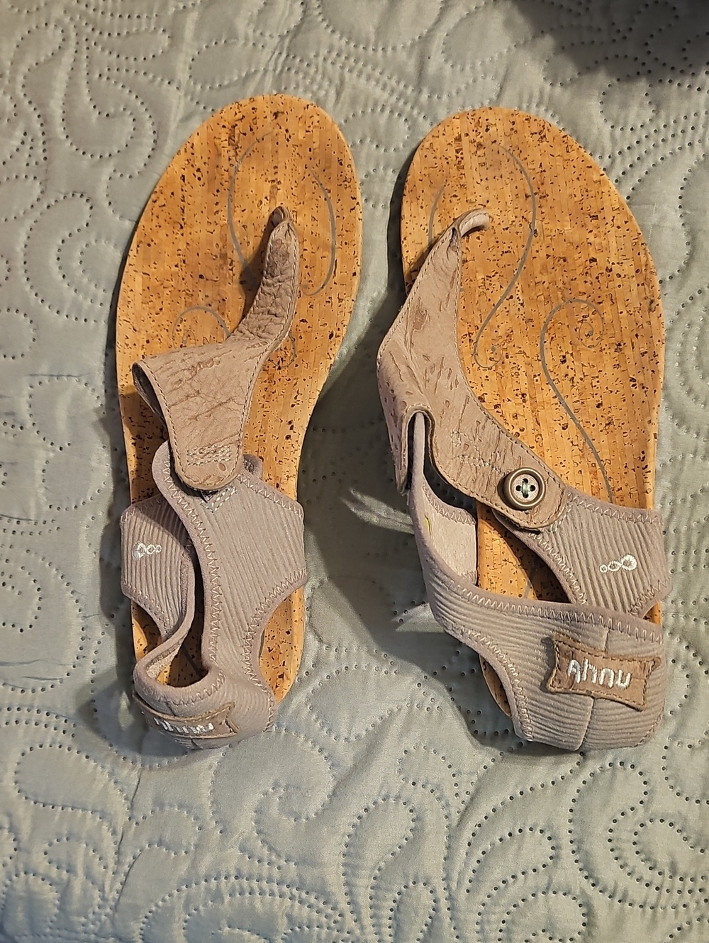 Ahnu Women's Taupe Cork-Style Thong Sandals